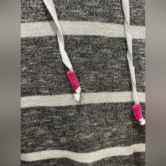 Woman's Wallflower Rustic Pullover Long-Sleeve - Picture 4 of 5